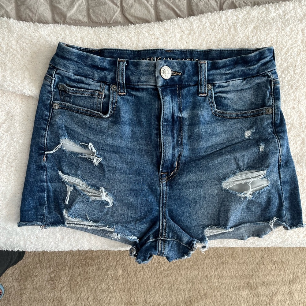 American eagle outfitters jean shorts! High rise, size 6 with extra stretch! GUC